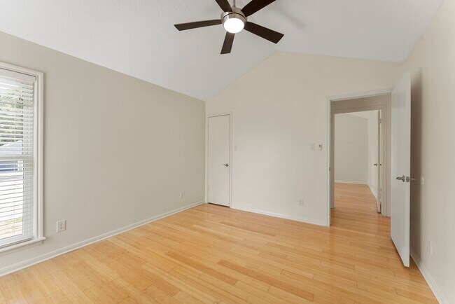 Building Photo - 3920 Brookhaven Dr