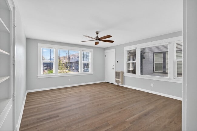 Interior Photo - 1711 E Appleton St