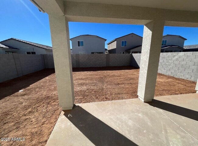 Building Photo - 17441 W Paraiso Ln