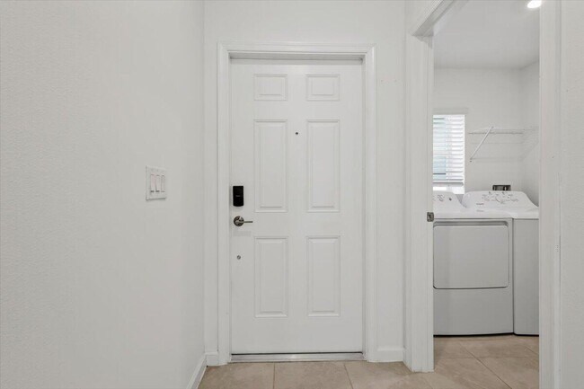 Building Photo - 1338 Colebrook Cir SW