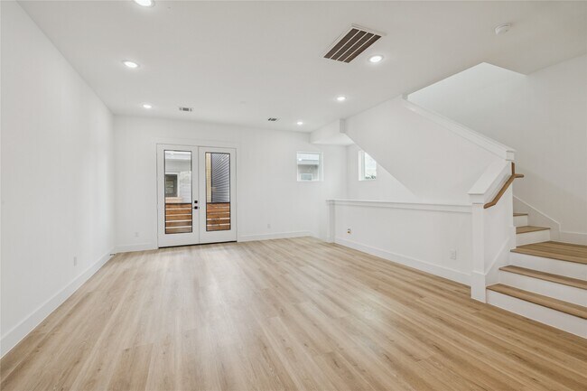 Building Photo - 113 Milby St