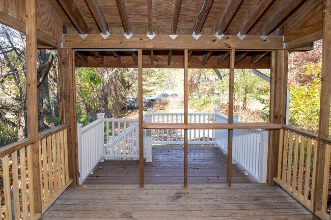 Building Photo - 39 MERRITT Ave