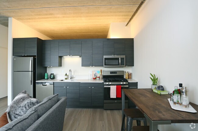 1BR, 1BA - 669SF - Living Room - The Western