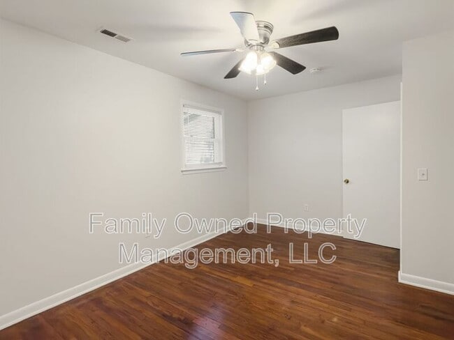 Building Photo - 1522 Joan St