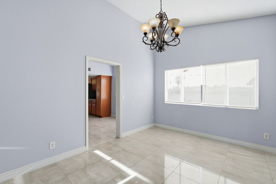 Building Photo - 17853 N 43rd Dr