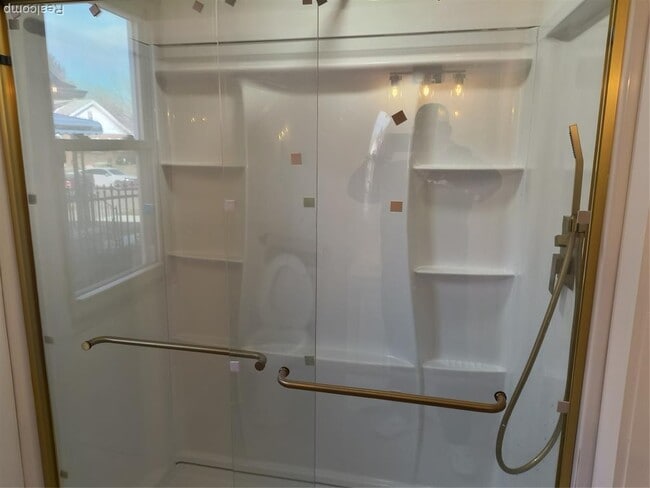 Building Photo - 18080 Westphalia St