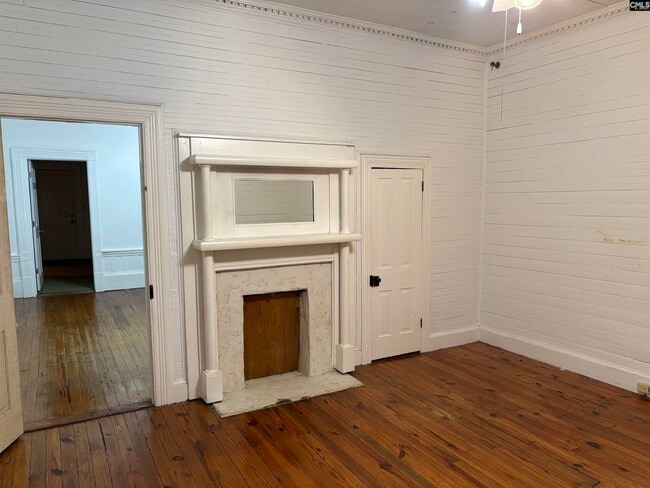 Building Photo - 225 Columbia Ave