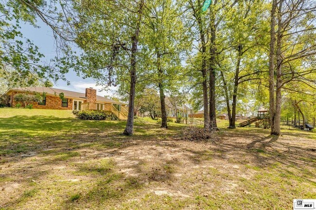 Building Photo - 203 Dupont Dr