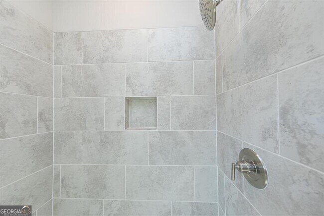 Building Photo - 272 Commons Ave