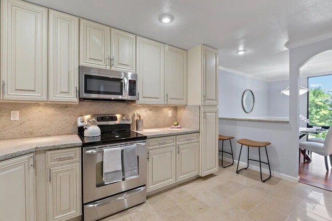 Building Photo - 1061 Beach Park Blvd