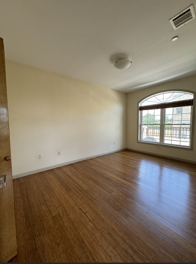 50 Oak St 201 - 30 Oak St