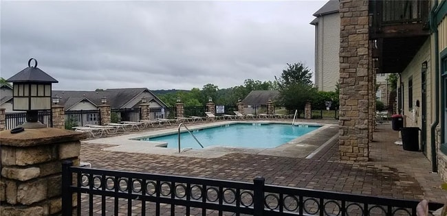 Building Photo - 3 bed 3 bath apartment near Clemson Univer...