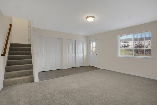 Building Photo - 5175 Winthrop Ave