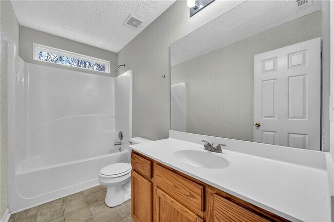 Building Photo - 225 Osmanthus Way