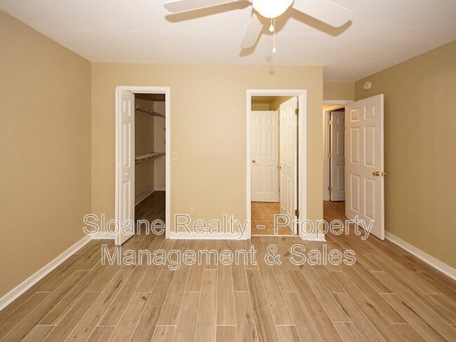Building Photo - 352 Sandpiper Dr