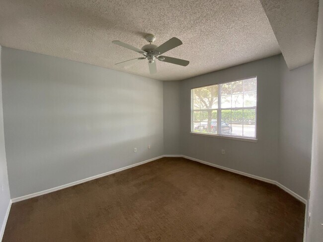 Building Photo - 10831 Windsor Walk Dr