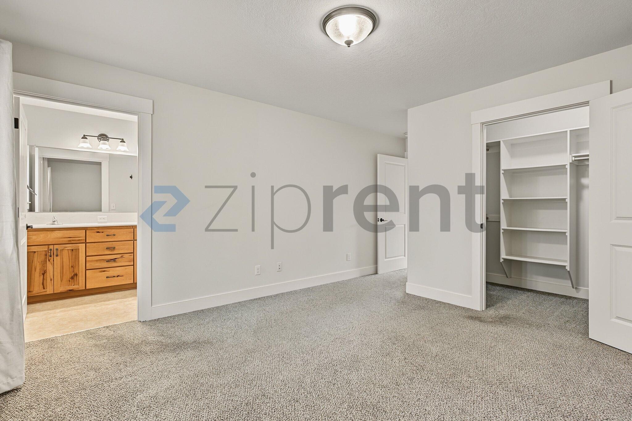 Building Photo - Unit