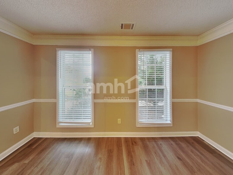 Building Photo - 2075 Reserve Pky