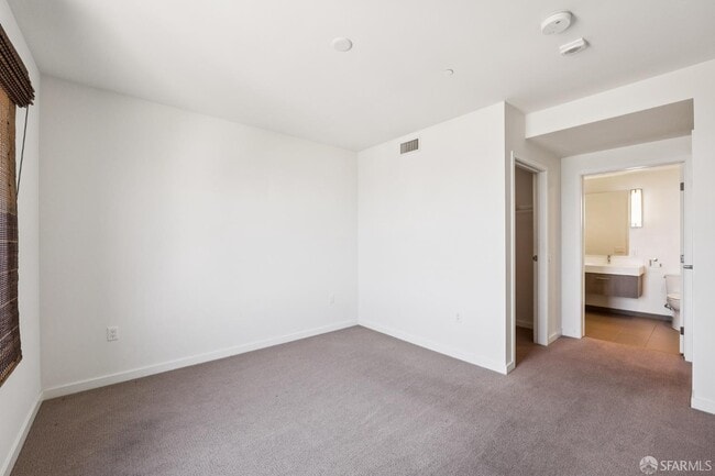Building Photo - 52 Innes Ct