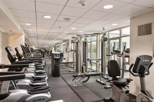 Building Photo - Urban Living in the Heart of Little Italy – 2 Bed / 1 Bath Condo at Acqua Vista