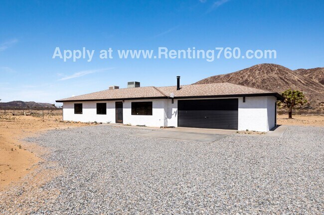 Building Photo - Modern Comfort in Scenic Landers