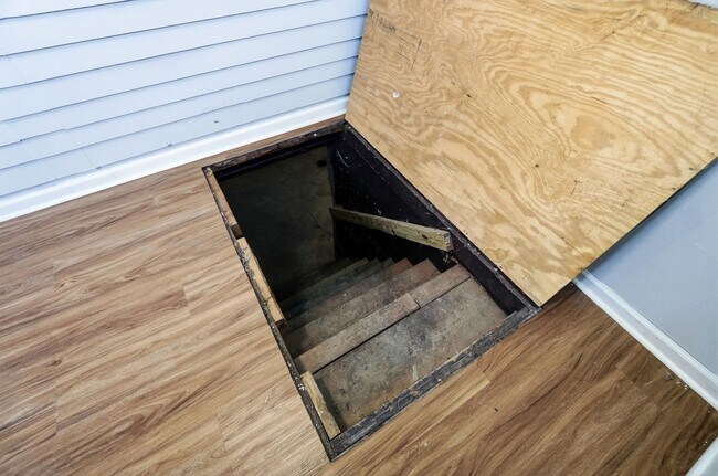 Building Photo - 413 Lockwood Ave