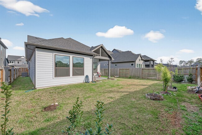 Building Photo - 16915 Chapel Knox Dr