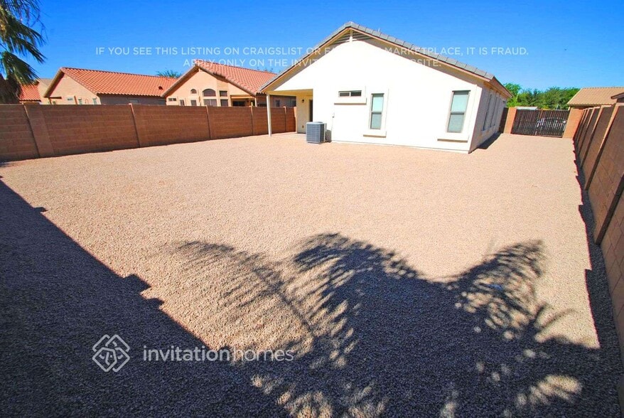 Building Photo - 38166 N Sandy Dr