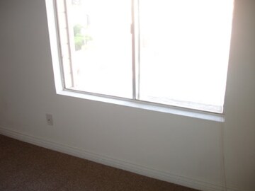 Building Photo - Beautiful 2 Bed 2 Bath Townhouse. Totally Remodeled, Modern Poolside Unit with Loft Feel. All Kit...