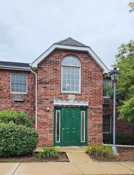 Primary Photo - 501 Leah Ln