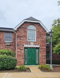 Building Photo - 501 Leah Ln