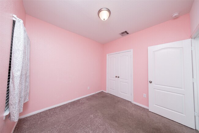 Building Photo - 31206 Whitfield Ct