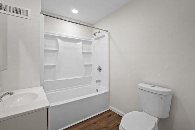 Building Photo - 66 Endicott Ave