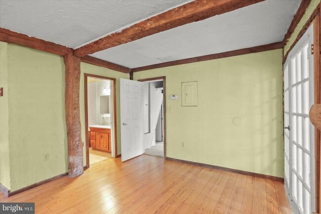 Building Photo - 555 McGlaughlin Rd