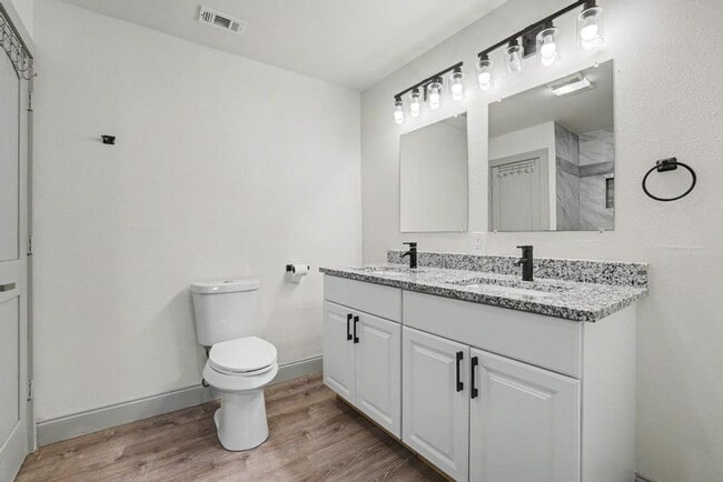 Building Photo - Beautifully Remodeled Home for Rent – Plenty of Space Inside & Out!