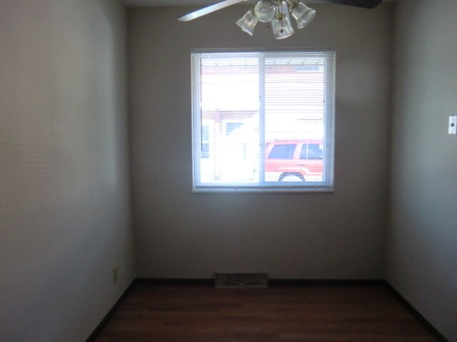 Building Photo - 2117 N Center St