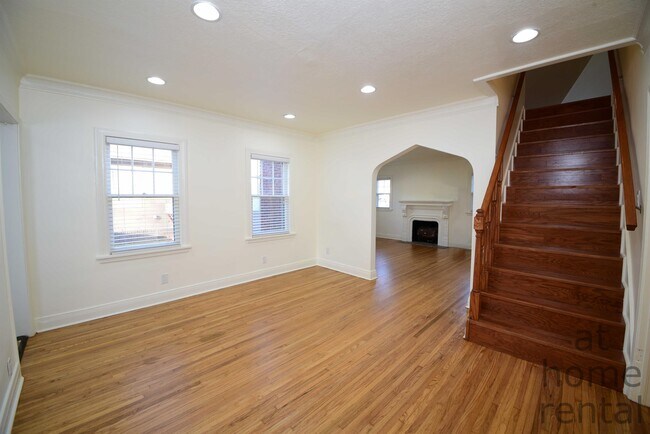 Building Photo - 1740 S Yorktown Ave