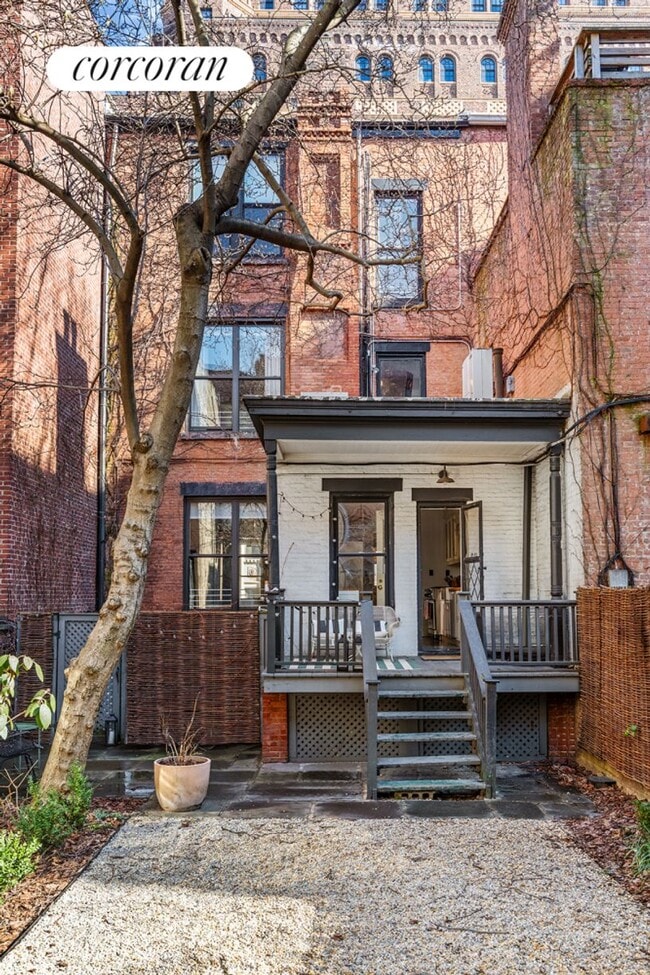 Building Photo - 82 Willow St