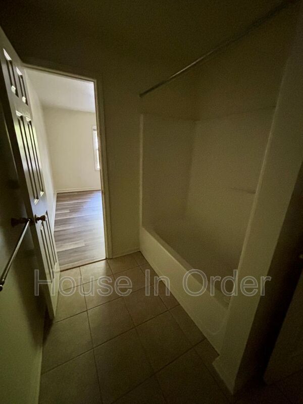 Building Photo - 5 Rathfarnham Rd