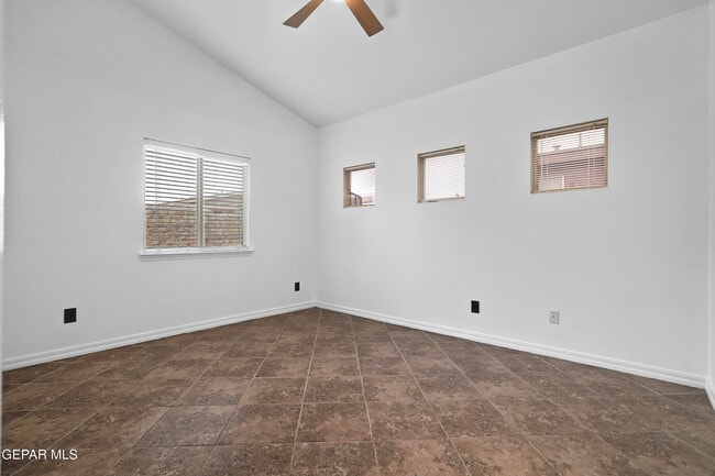 Building Photo - 14696 Jesus Almeida