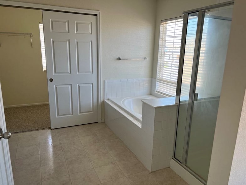 Building Photo - 1761 Silver Meadow Cir