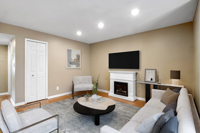 Primary Photo - 809 W 40th St