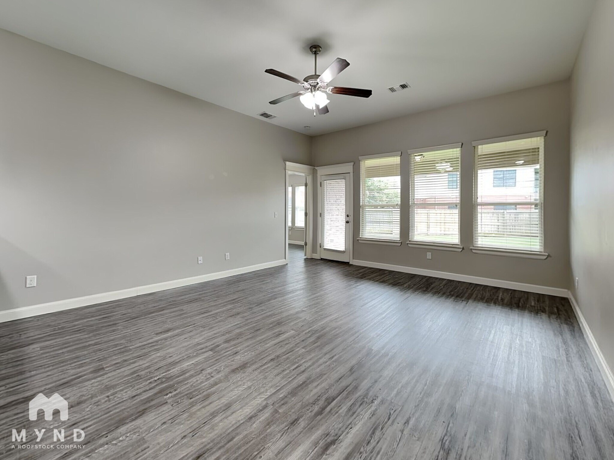 Building Photo - 1124 Merlin Dr