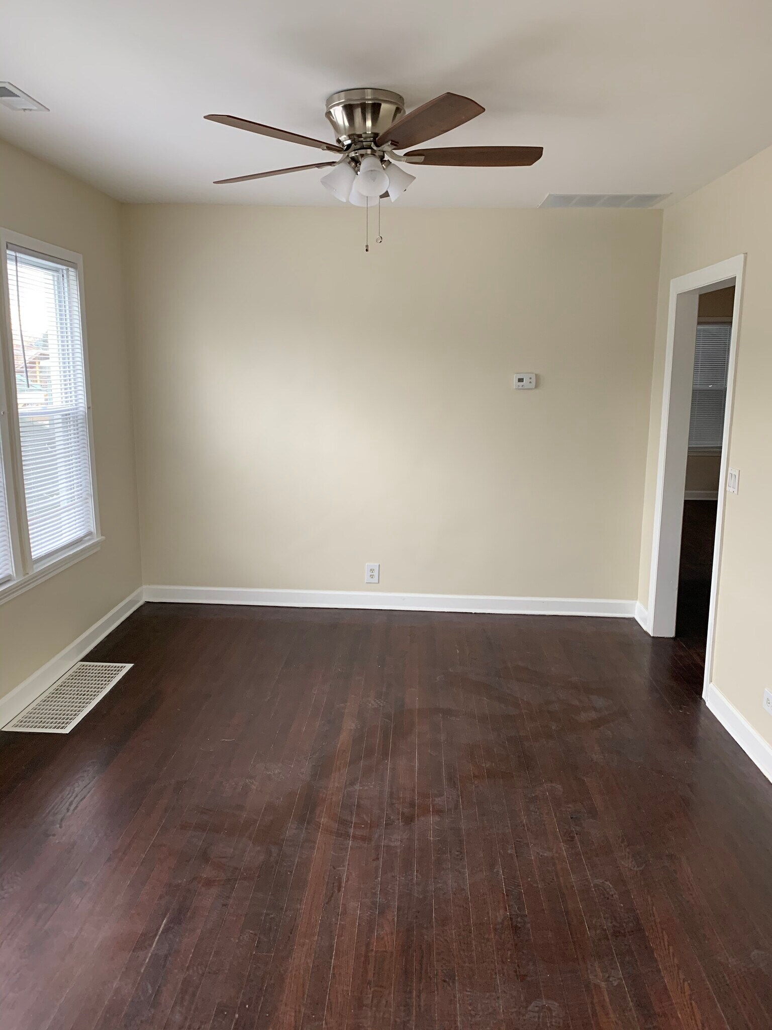 Building Photo - 4118 N Austin Ave