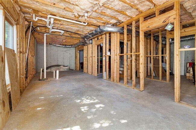 Building Photo - 1475 Boomer Cir