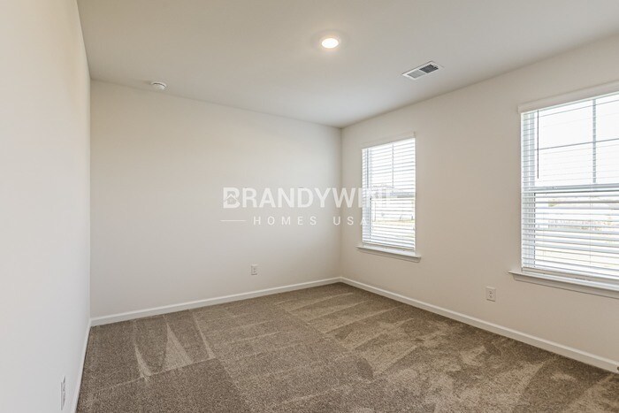 Building Photo - 1240 Arnhem Dr