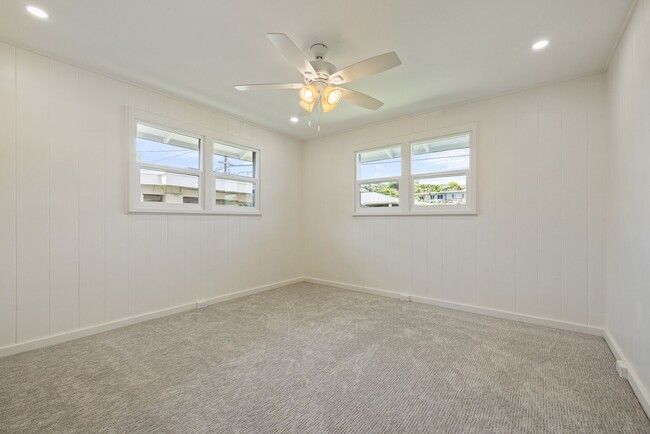 Building Photo - Newly Renovated 3 Bedroom Kailua Home!