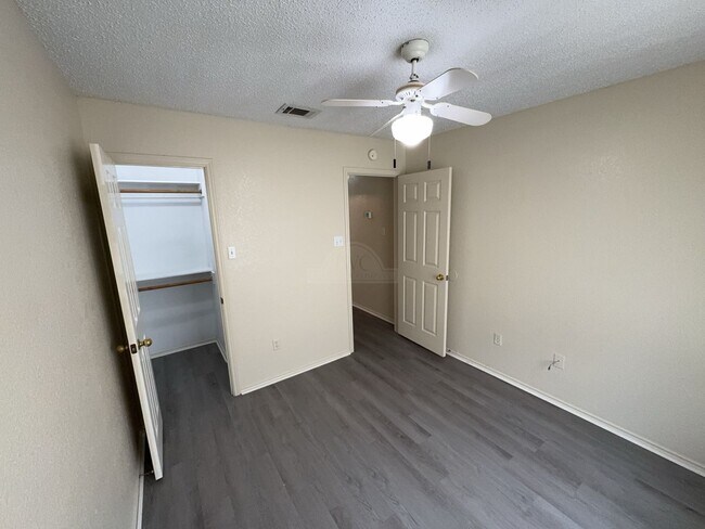 Building Photo - 4303 Fawn Dr