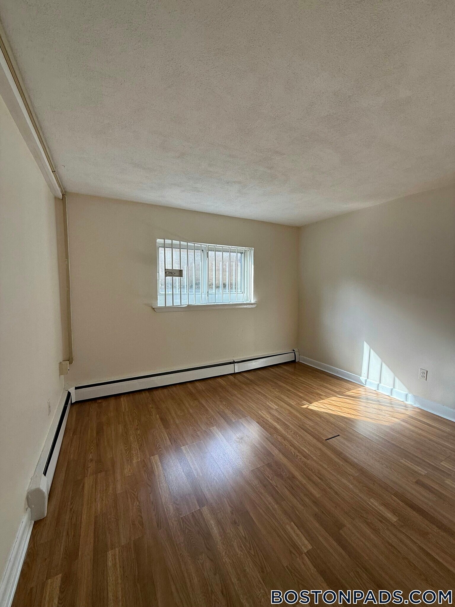 Building Photo - 84 Gardner St