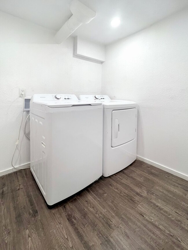 Building Photo - Coastal Charm Near Redondo Beach – 3BR/2.5...